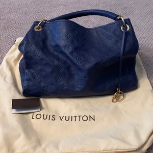 Louis Vuitton navy blue artsy MM